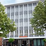 La Reine Hotel 3*