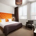 호텔 La Reine 3*