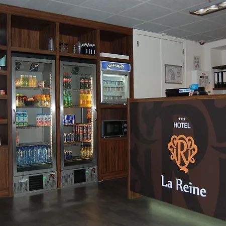 Hotel La Reine 3*