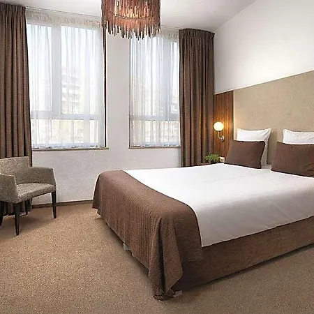 La Reine Hotel 3*