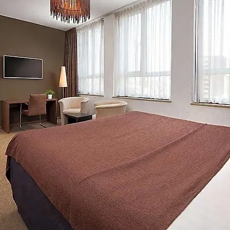 Hotel La Reine 3*