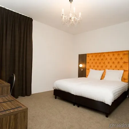 La Reine Hotel 3*