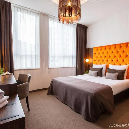 La Reine Hotel 3*